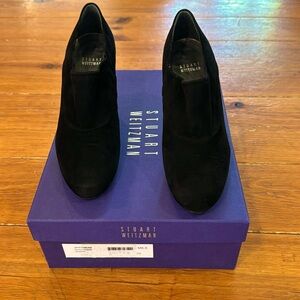 Stuart Weitzman Spiffymuse black suede booties. Size 6 1/2